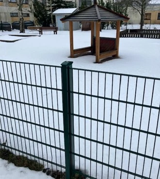 Vihreä metalliverkkoaita